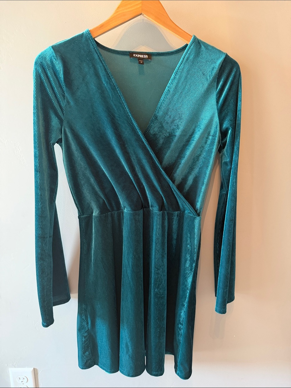 Express Teal Velvet Long-Sleeve Wrap Dress Size Small - Picture 3 of 9
